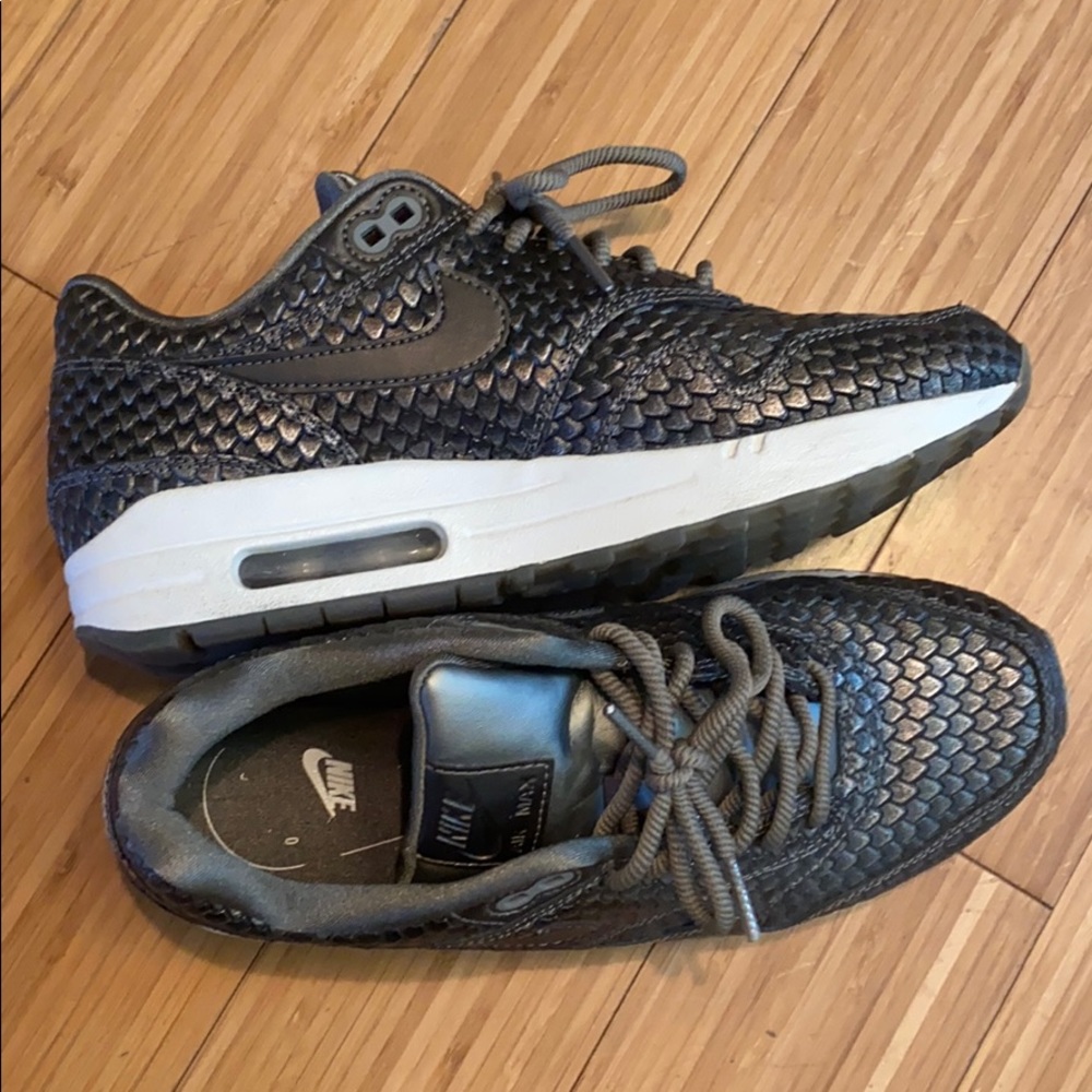 Silver Nike Air Max (Snake Skin Texture)